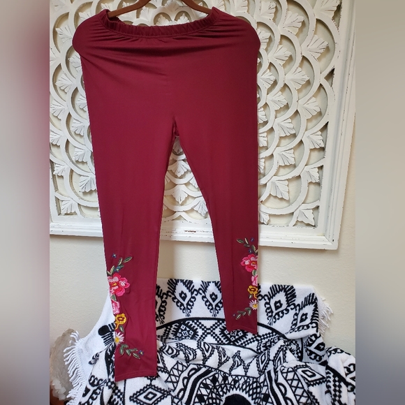 Super Soft Floral Embroidered Leggings Agnes & Dora Large - Picture 2 of 8